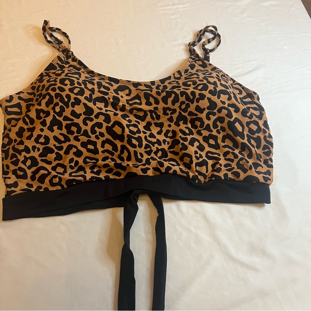 Coral Reef Leopard Tie Front Bikini Top XXL 18/20‎